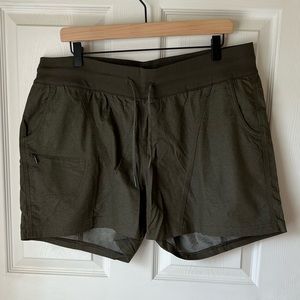 North Face Women’s Aphrodite Motion Shorts - Long